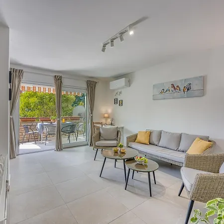 Apartment Lipa Korta - Family In Porec, 850 M To The Sea Porec