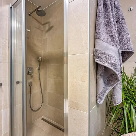 Apartment Lipa Korta - Family In Porec, 850 M To The Sea Porec