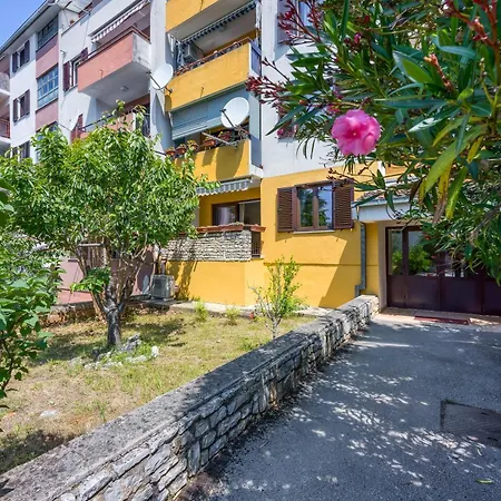 Lipa Korta - Family In Porec, 850 M To The Sea Apartment